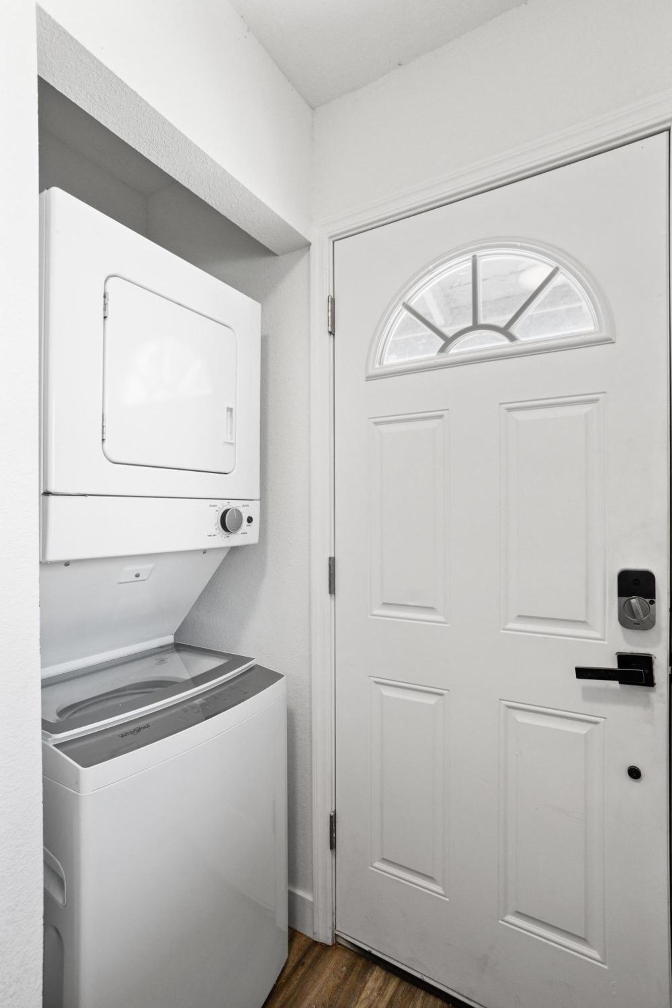 Sunrise Vista-walk To Downtown Old Town & Bars! Holiday home *